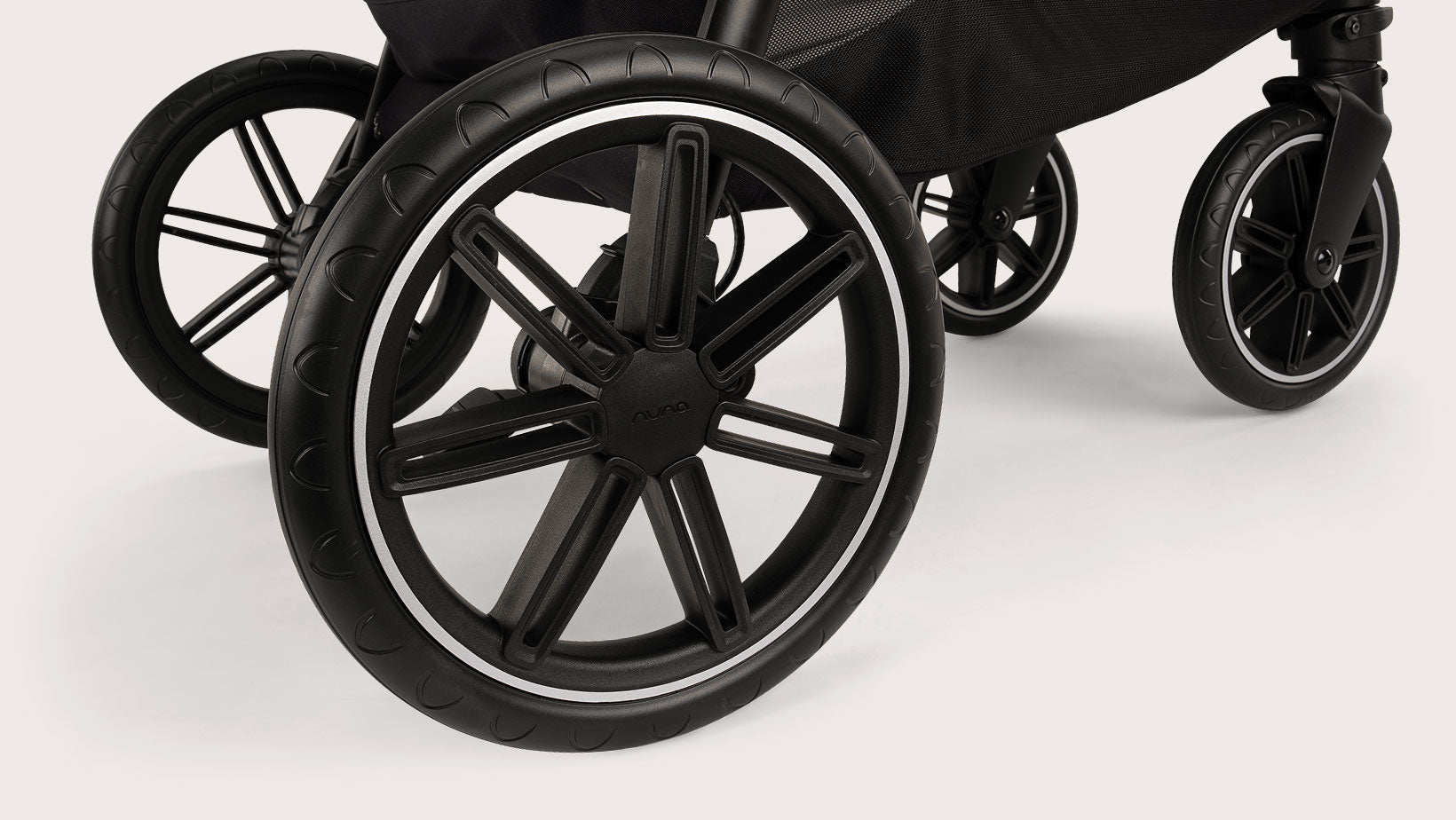 Nuna TRIV lx All-Season Travel System Set - Versatile Comfort for Every Adventure