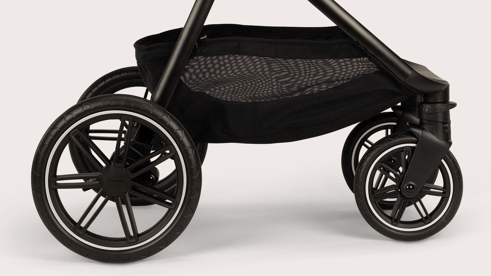 Nuna TRIV lx All-Season Travel System Set - Versatile Comfort for Every Adventure